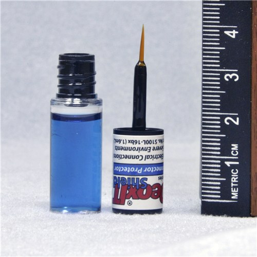 Liquid, mini brush applicator